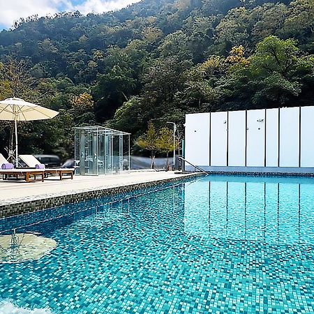 Chihpen Century Hotel Wenquan Exterior foto The swimming pool at the resort