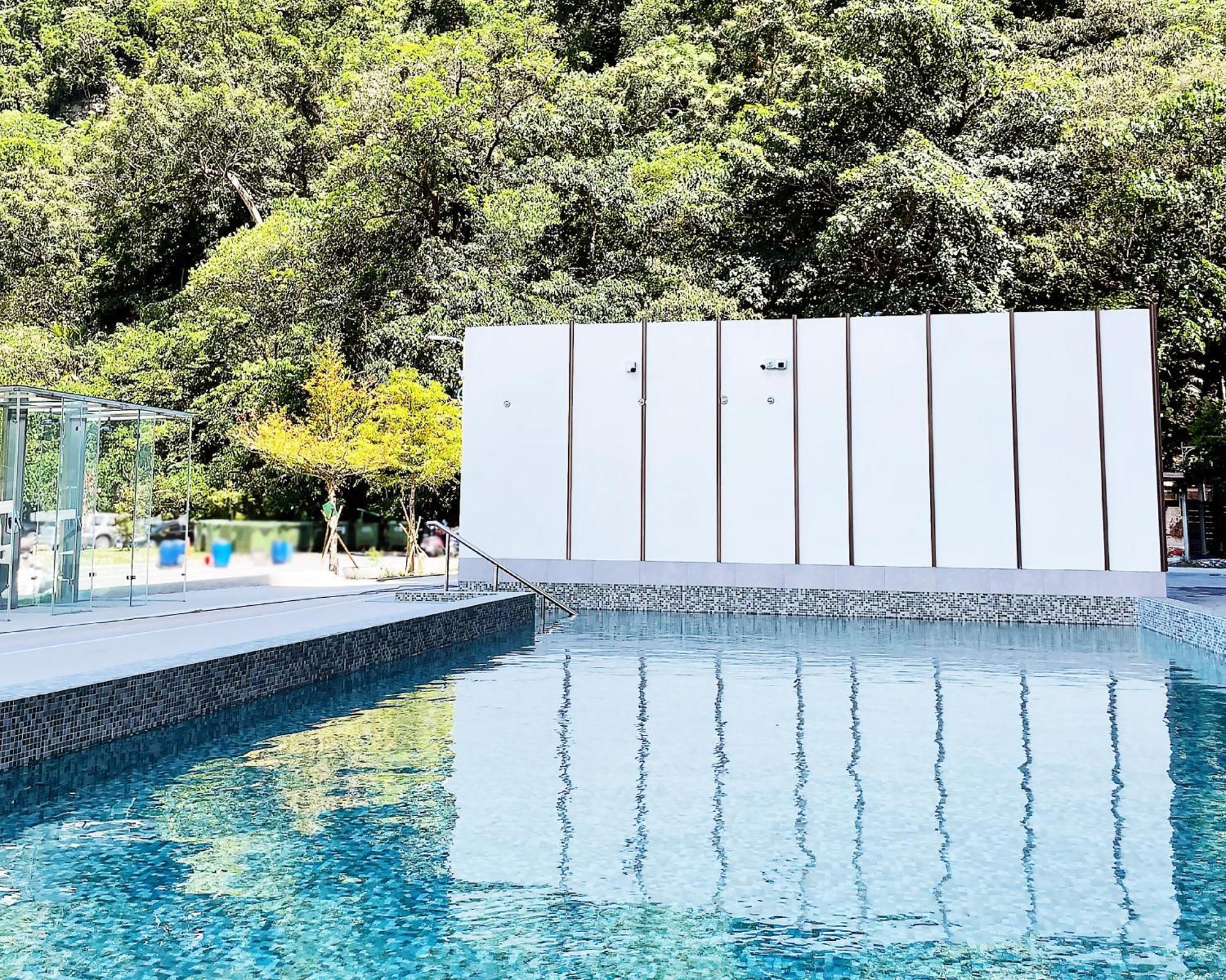 Chihpen Century Hotel Wenquan Exterior foto The swimming pool at the National Museum of Singapore